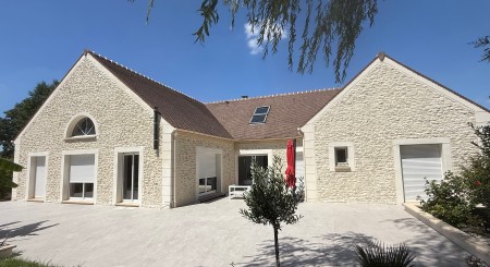 Notre zone d'activité pour ce service Enduit décoratif personnalisé à la main avec motif sculpté sur mur de TV intérieur pour maison contemporaine en rénovation